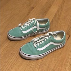 barely worn low top teal vans!